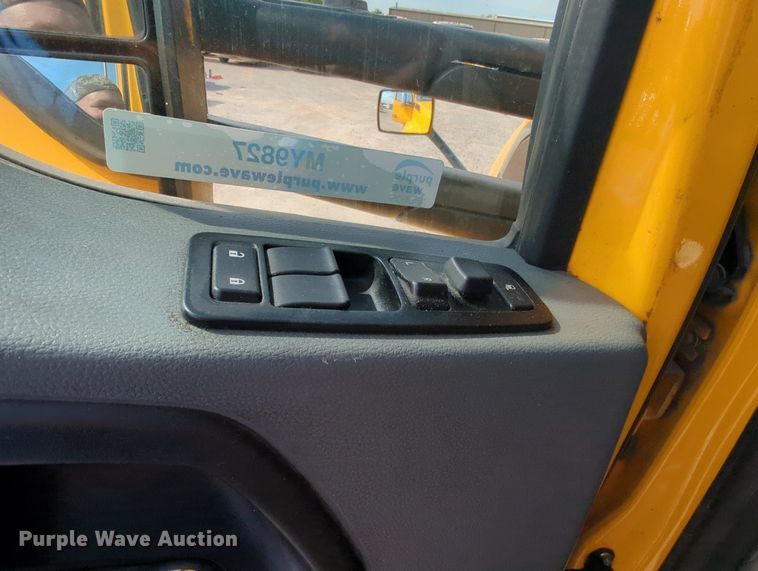 image for item MY9827 2020 Kenworth T680  semi truck