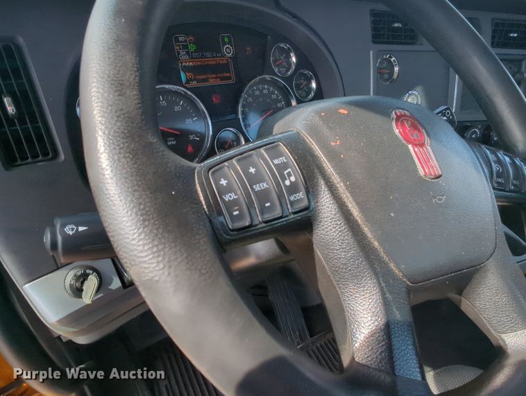 image for item MY9827 2020 Kenworth T680  semi truck