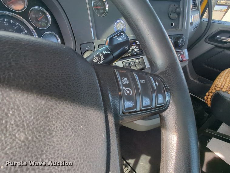 image for item MY9827 2020 Kenworth T680  semi truck