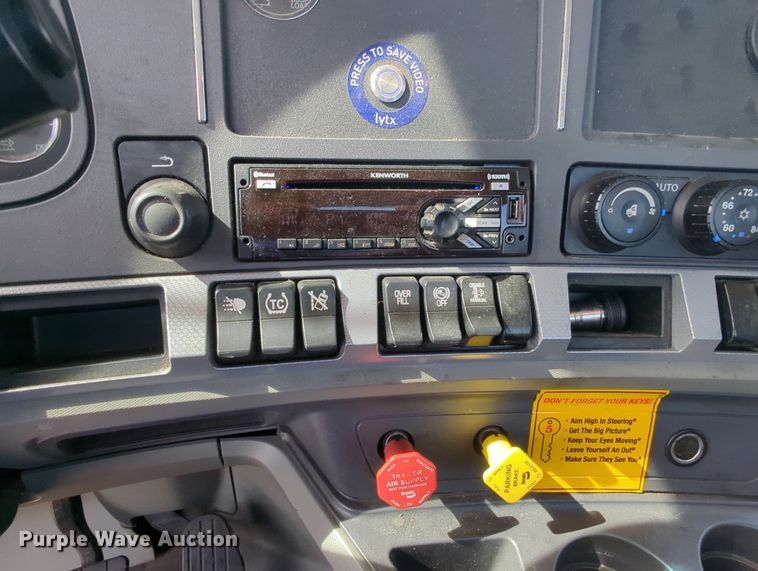 image for item MY9827 2020 Kenworth T680  semi truck