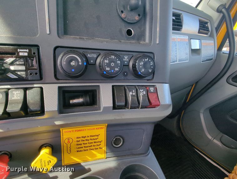 image for item MY9827 2020 Kenworth T680  semi truck