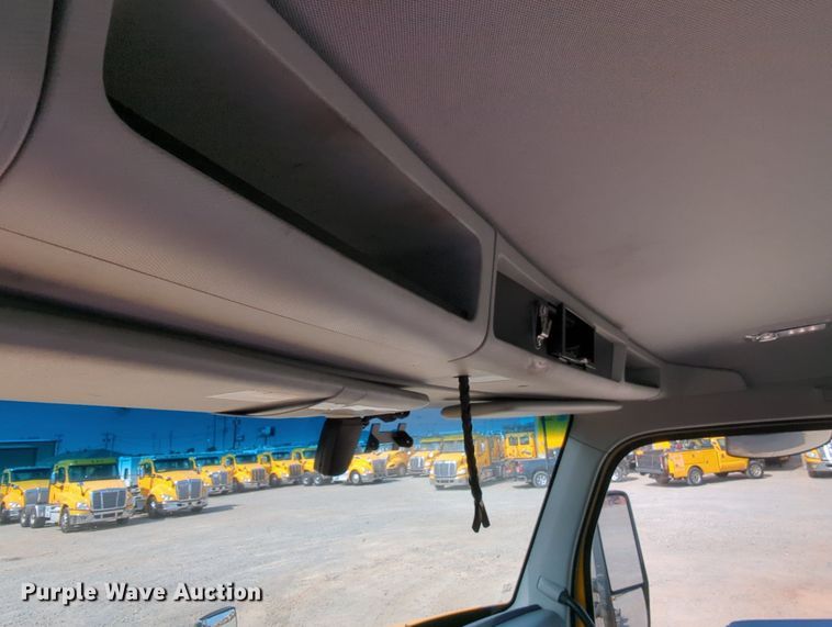 image for item MY9827 2020 Kenworth T680  semi truck