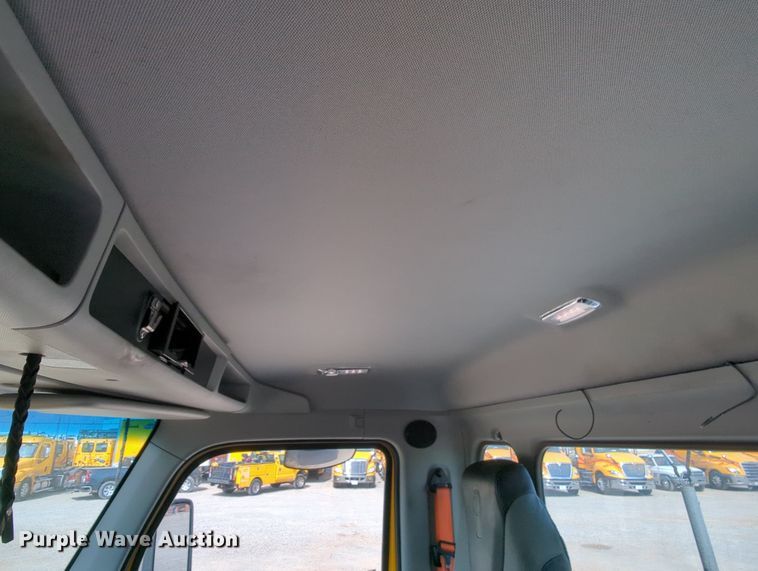 image for item MY9827 2020 Kenworth T680  semi truck