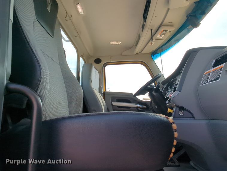 image for item MY9827 2020 Kenworth T680  semi truck