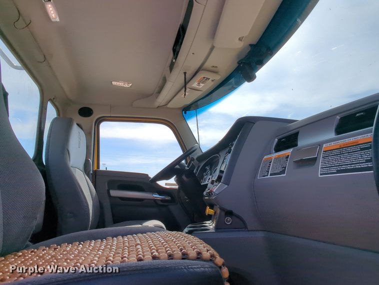 image for item MY9827 2020 Kenworth T680  semi truck