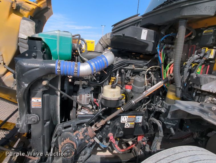 image for item MY9827 2020 Kenworth T680  semi truck