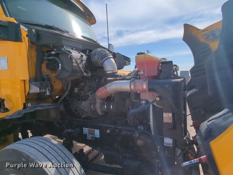 image for item MY9827 2020 Kenworth T680  semi truck