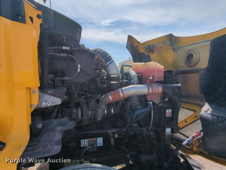 image for item MY9827 2020 Kenworth T680  semi truck