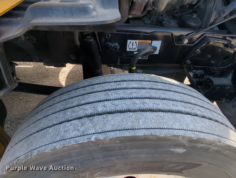 image for item MY9827 2020 Kenworth T680  semi truck