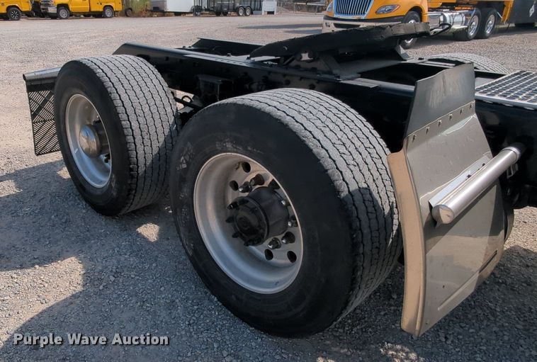 image for item MY9827 2020 Kenworth T680  semi truck