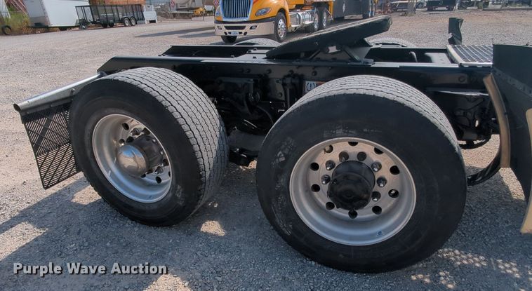 image for item MY9827 2020 Kenworth T680  semi truck