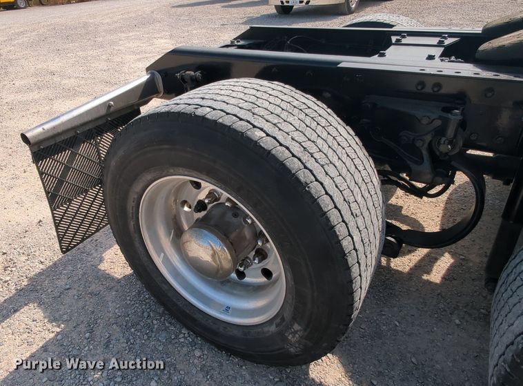 image for item MY9827 2020 Kenworth T680  semi truck