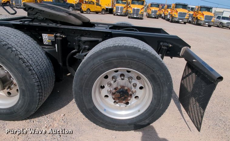 image for item MY9827 2020 Kenworth T680  semi truck