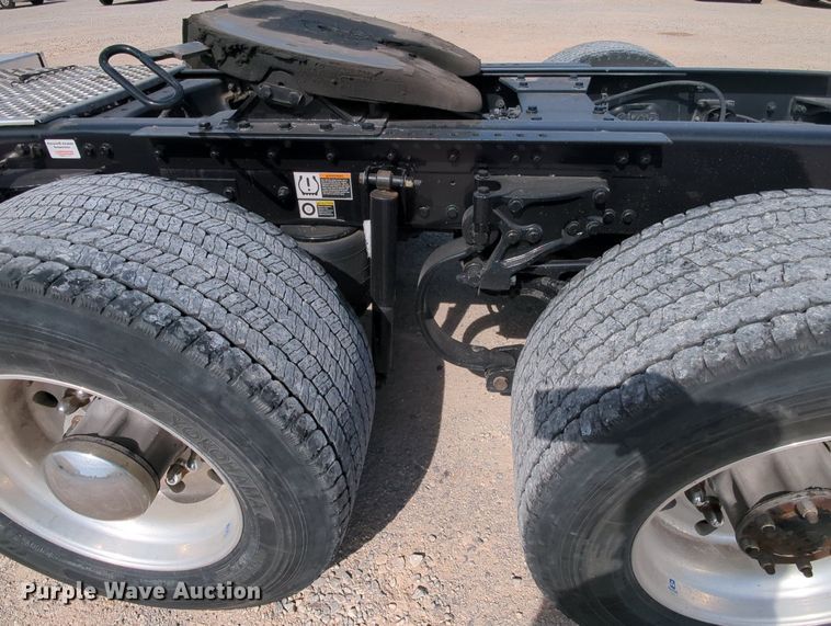 image for item MY9827 2020 Kenworth T680  semi truck