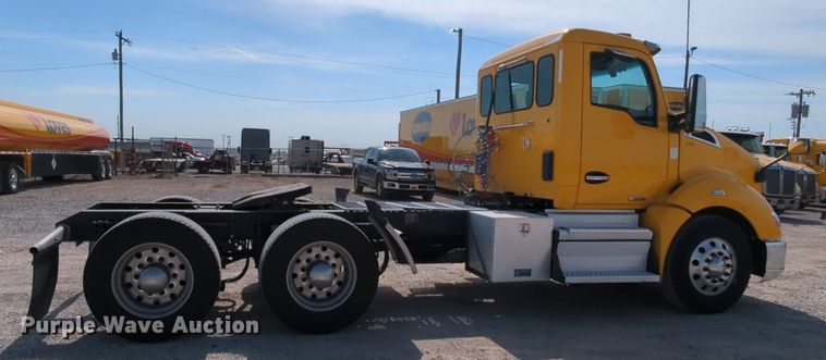 image for item MY9828 2020 Kenworth T680  semi truck
