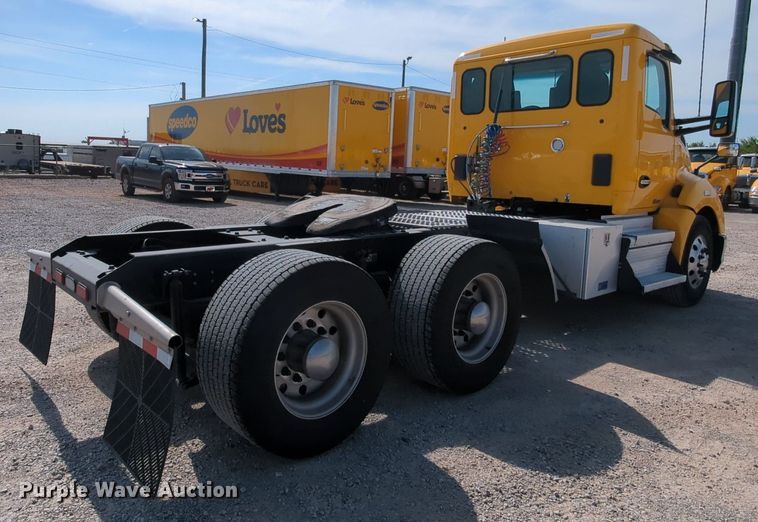 image for item MY9828 2020 Kenworth T680  semi truck