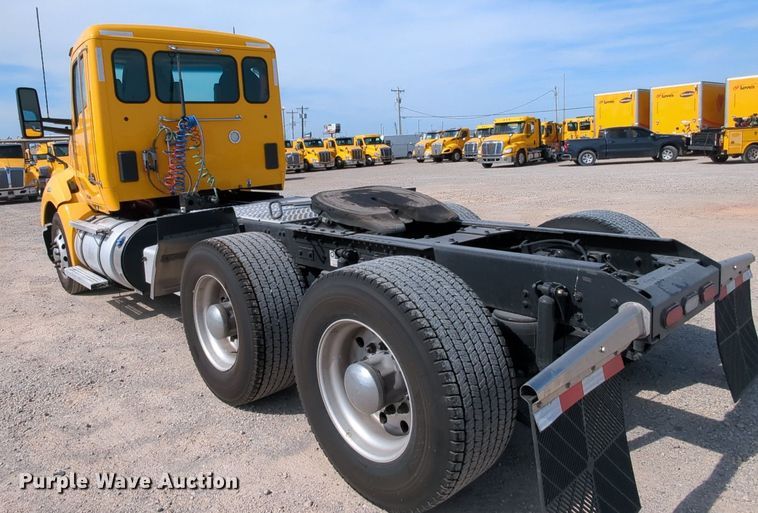 image for item MY9828 2020 Kenworth T680  semi truck