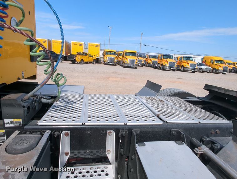 image for item MY9828 2020 Kenworth T680  semi truck