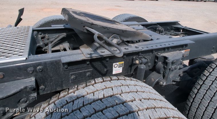 image for item MY9828 2020 Kenworth T680  semi truck