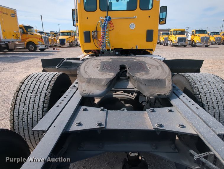 image for item MY9828 2020 Kenworth T680  semi truck