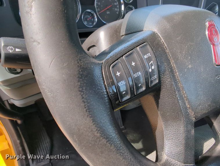 image for item MY9828 2020 Kenworth T680  semi truck