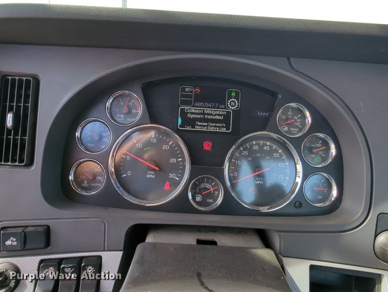 image for item MY9828 2020 Kenworth T680  semi truck