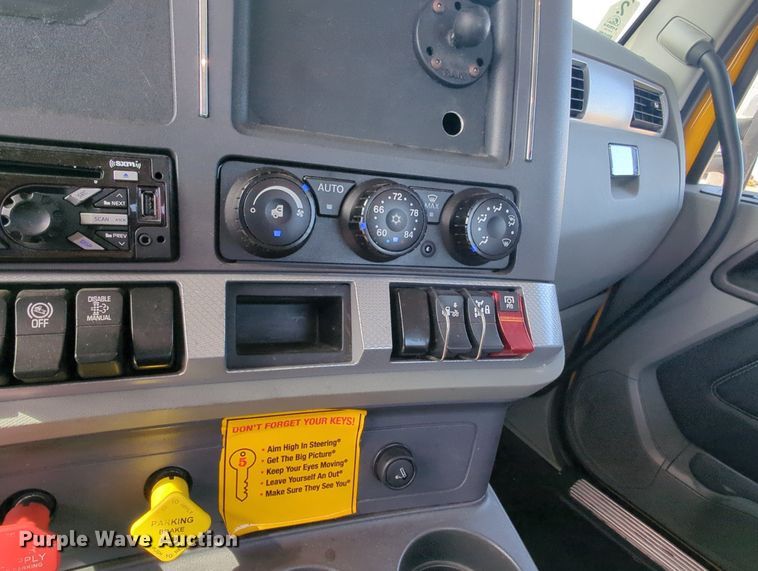 image for item MY9828 2020 Kenworth T680  semi truck