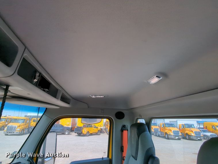 image for item MY9828 2020 Kenworth T680  semi truck