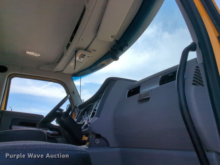 image for item MY9828 2020 Kenworth T680  semi truck