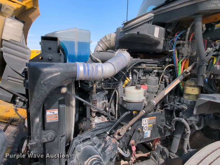 image for item MY9828 2020 Kenworth T680  semi truck