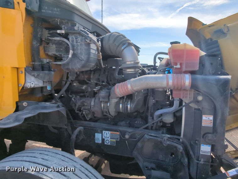 image for item MY9828 2020 Kenworth T680  semi truck