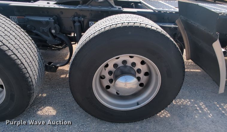 image for item MY9828 2020 Kenworth T680  semi truck