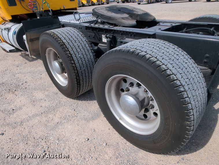 image for item MY9828 2020 Kenworth T680  semi truck