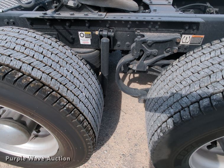 image for item MY9828 2020 Kenworth T680  semi truck