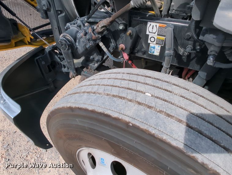 image for item MY9828 2020 Kenworth T680  semi truck