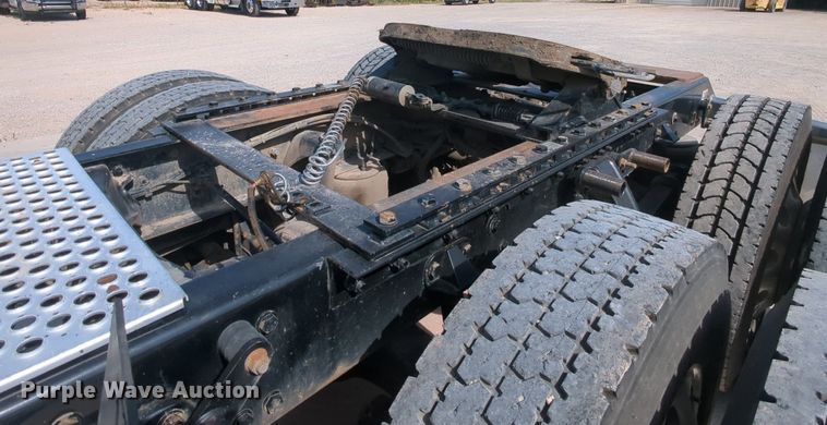 image for item MY9832 2017 Kenworth T800  semi truck