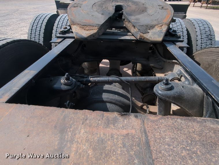 image for item MY9832 2017 Kenworth T800  semi truck