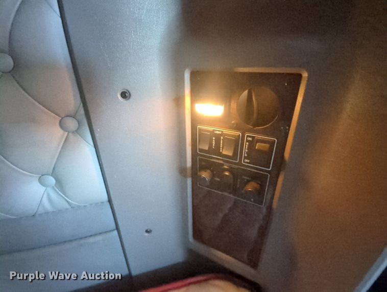 image for item MY9832 2017 Kenworth T800  semi truck