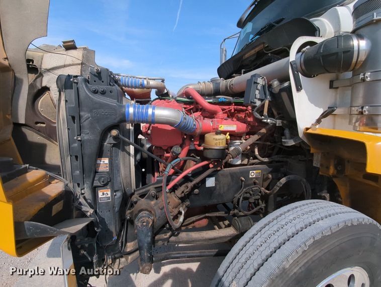 image for item MY9832 2017 Kenworth T800  semi truck