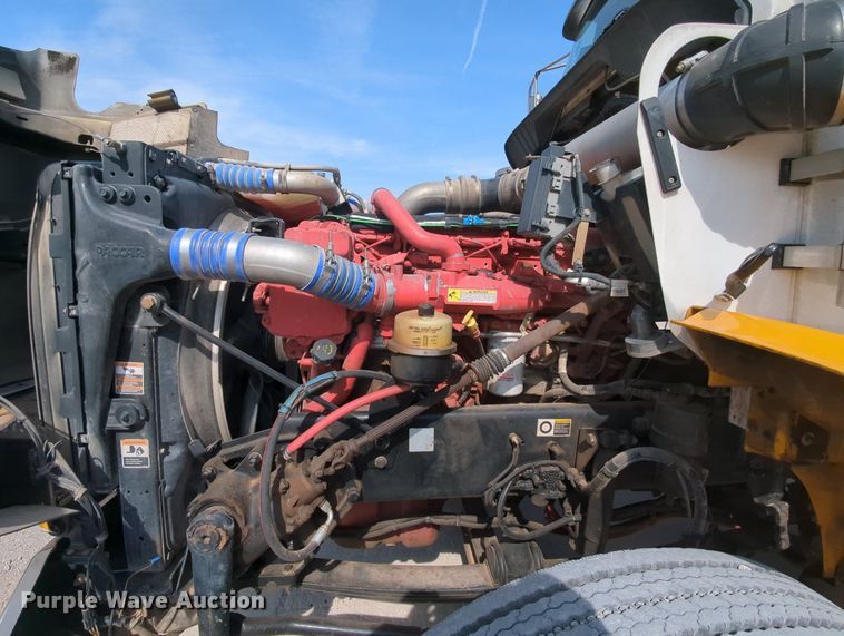 image for item MY9832 2017 Kenworth T800  semi truck