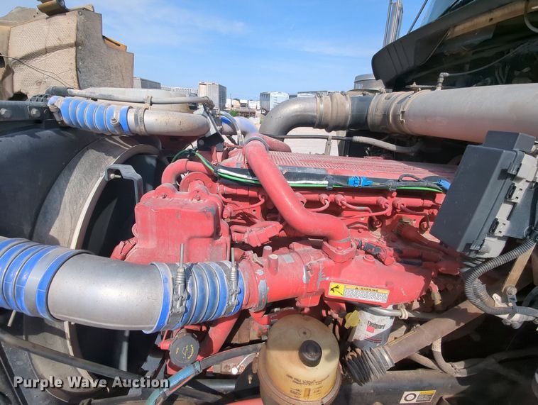 image for item MY9832 2017 Kenworth T800  semi truck