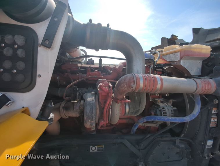 image for item MY9832 2017 Kenworth T800  semi truck