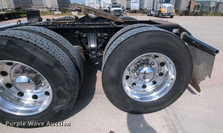 image for item MY9832 2017 Kenworth T800  semi truck