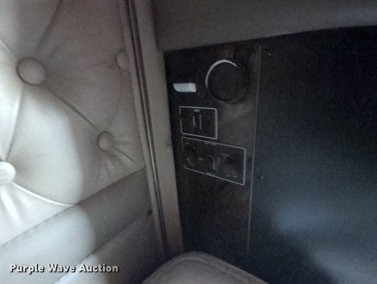 image for item MY9833 2016 Kenworth T800  semi truck