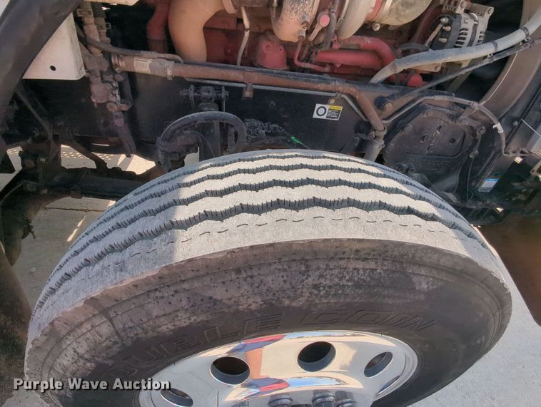 image for item MY9833 2016 Kenworth T800  semi truck