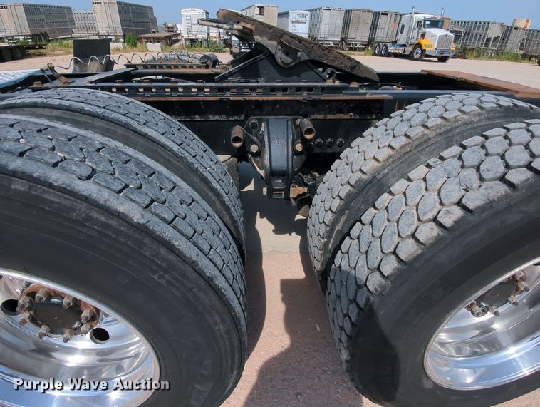 image for item MY9833 2016 Kenworth T800  semi truck