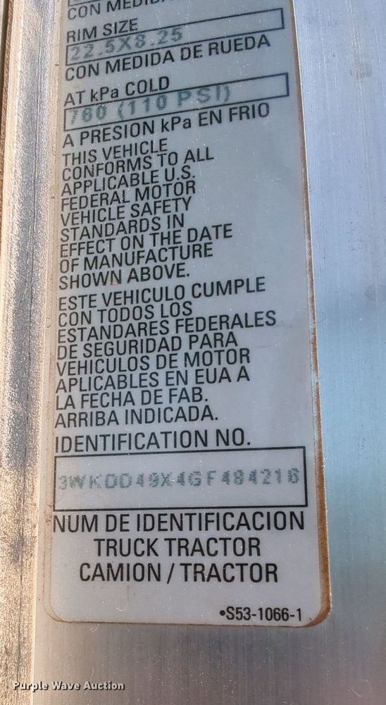 image for item MY9833 2016 Kenworth T800  semi truck