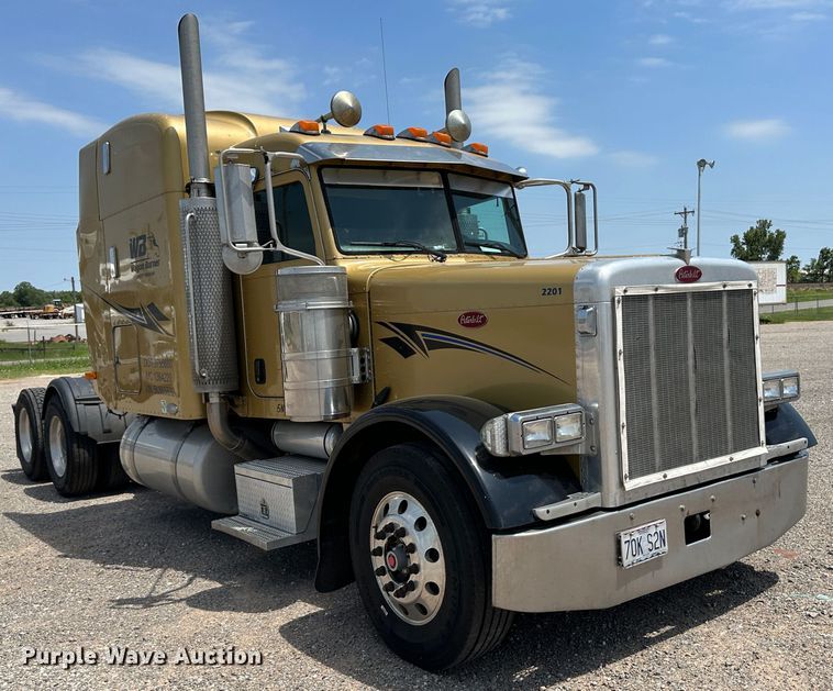 image for item NE9007 2005 Peterbilt 379  semi truck