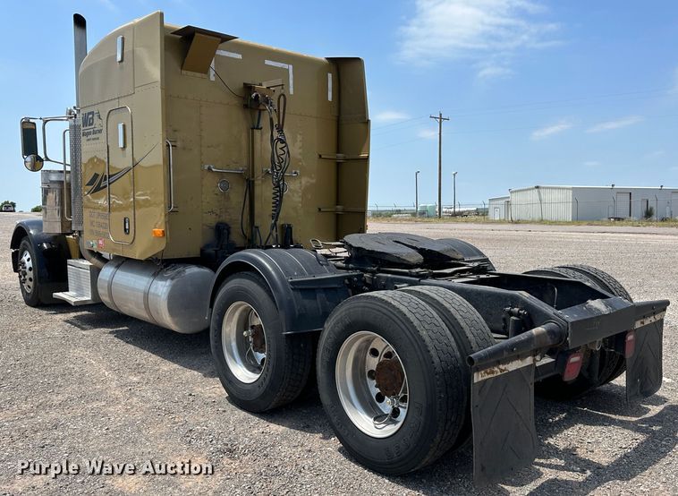 image for item NE9007 2005 Peterbilt 379  semi truck