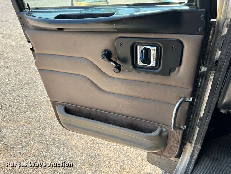 image for item NE9007 2005 Peterbilt 379  semi truck